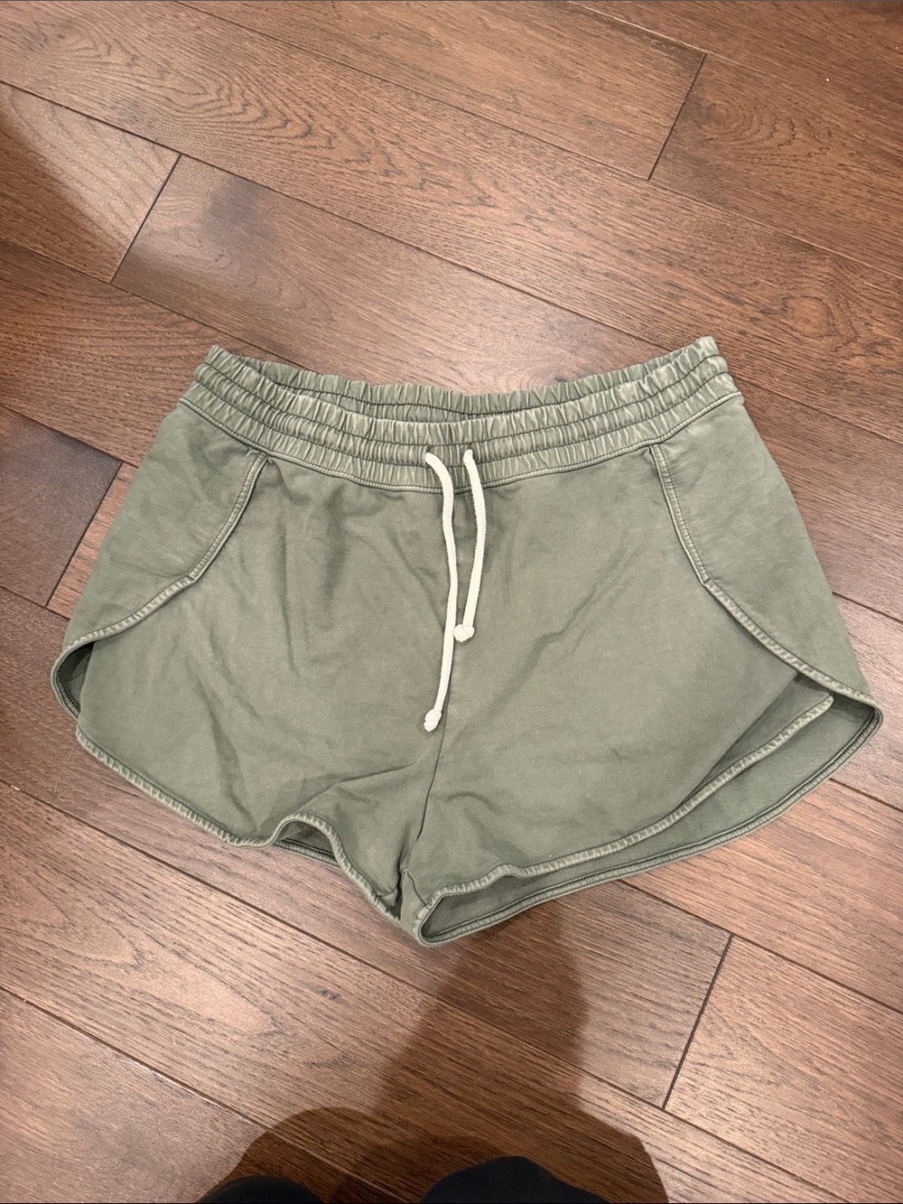 aerie Olive Green Drawstring Lounge Shorts Size Large - C73-010
